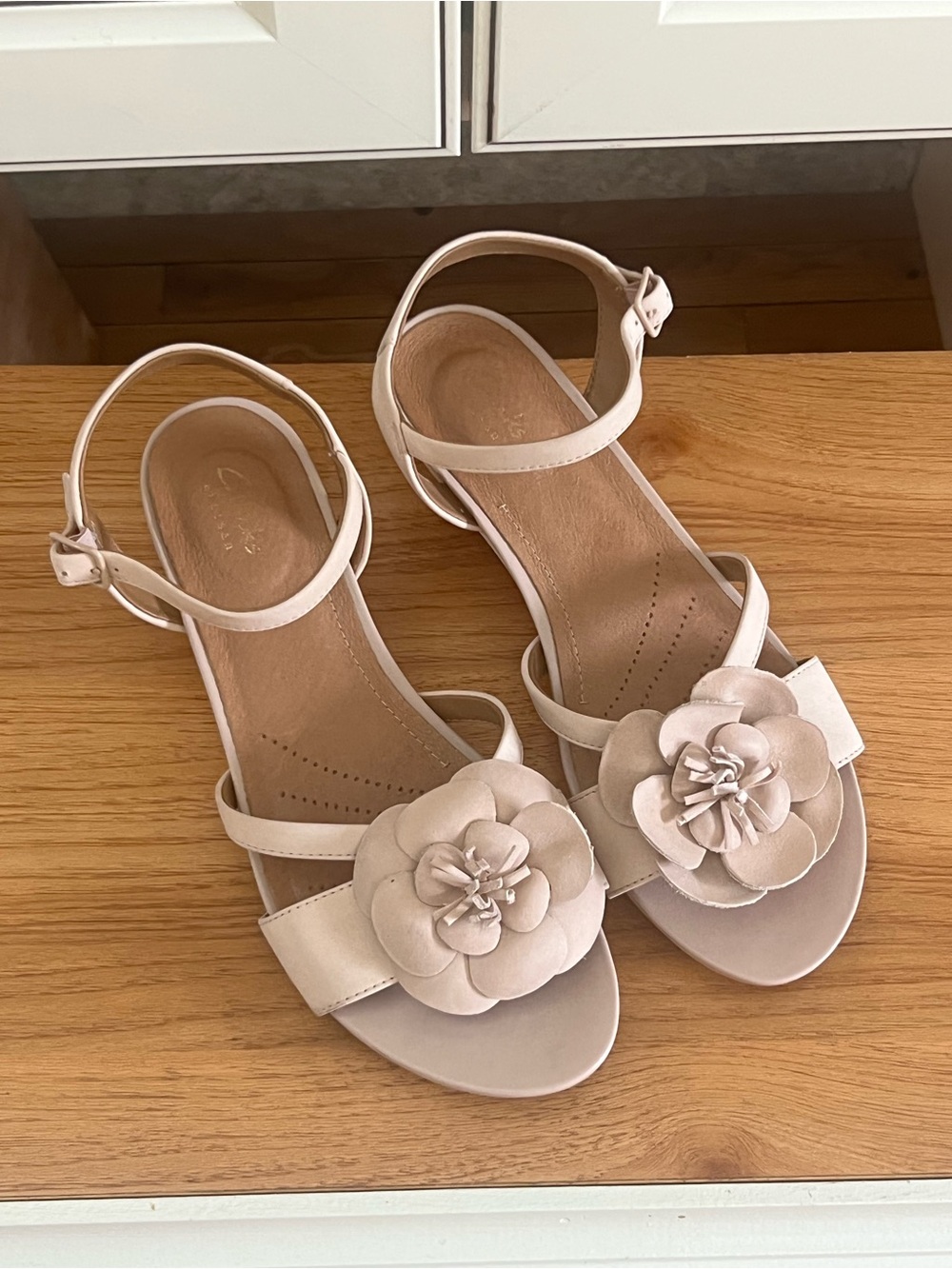 NWOT Clarks Parram Stella Sandals